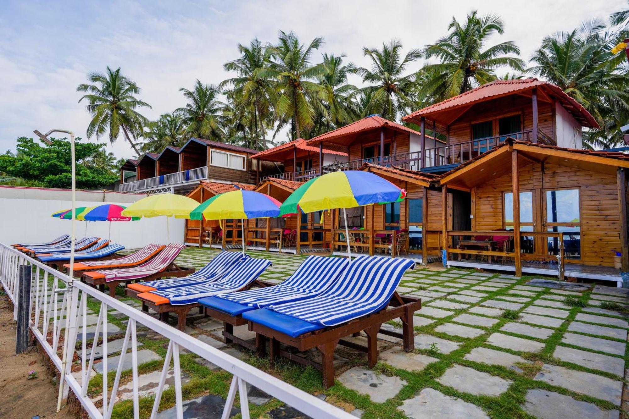 Om Sai Beach Resort Агонда Екстериор снимка