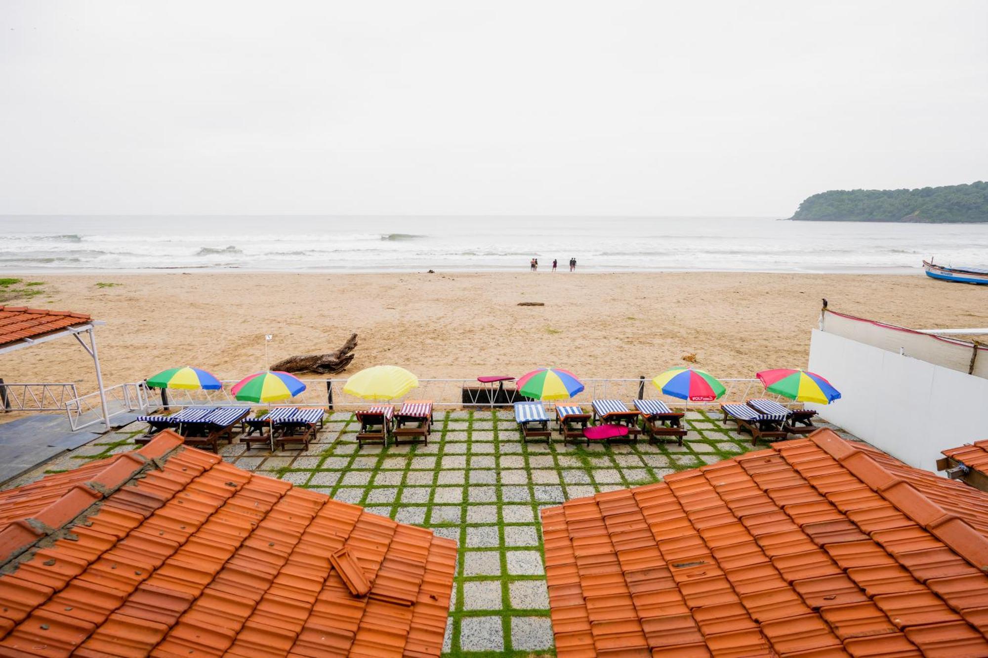 Om Sai Beach Resort Агонда Екстериор снимка